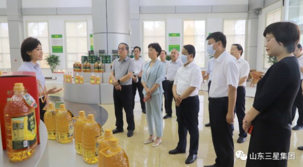 山東省糧食和物資儲(chǔ)備局黨組書(shū)記、局長(zhǎng)王偉華來(lái)山東三星集團(tuán)調(diào)研