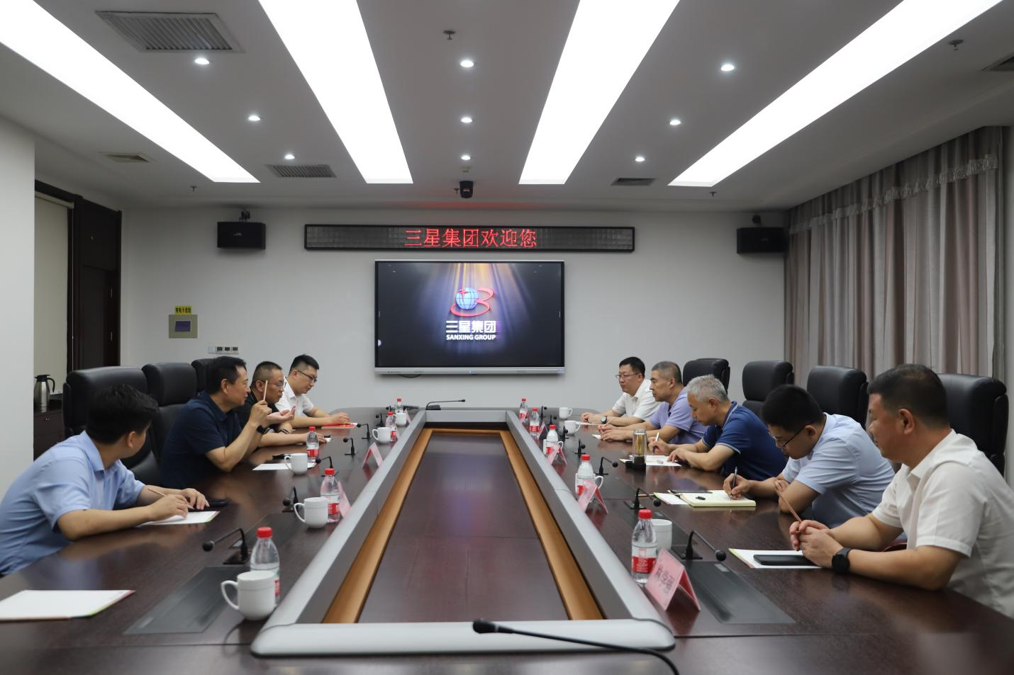 濱州銀保監(jiān)分局黨委書記、局長(zhǎng)尹程來山東三星集團(tuán)調(diào)研