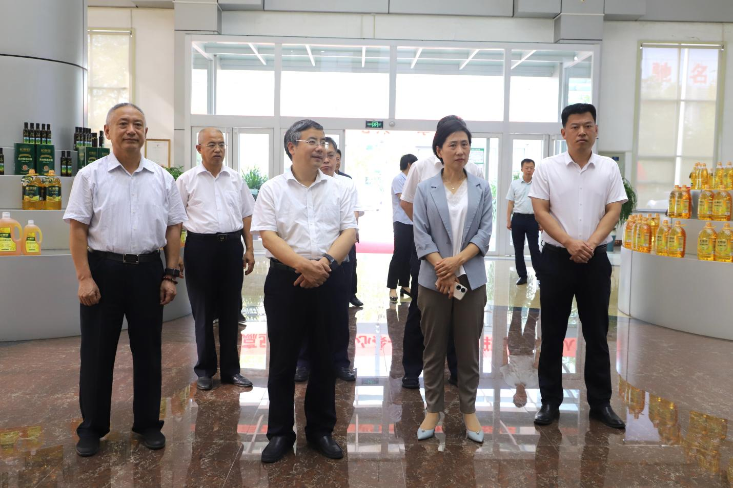 山東國家標準技術審評中心主任劉運富來山東三星集團調(diào)研