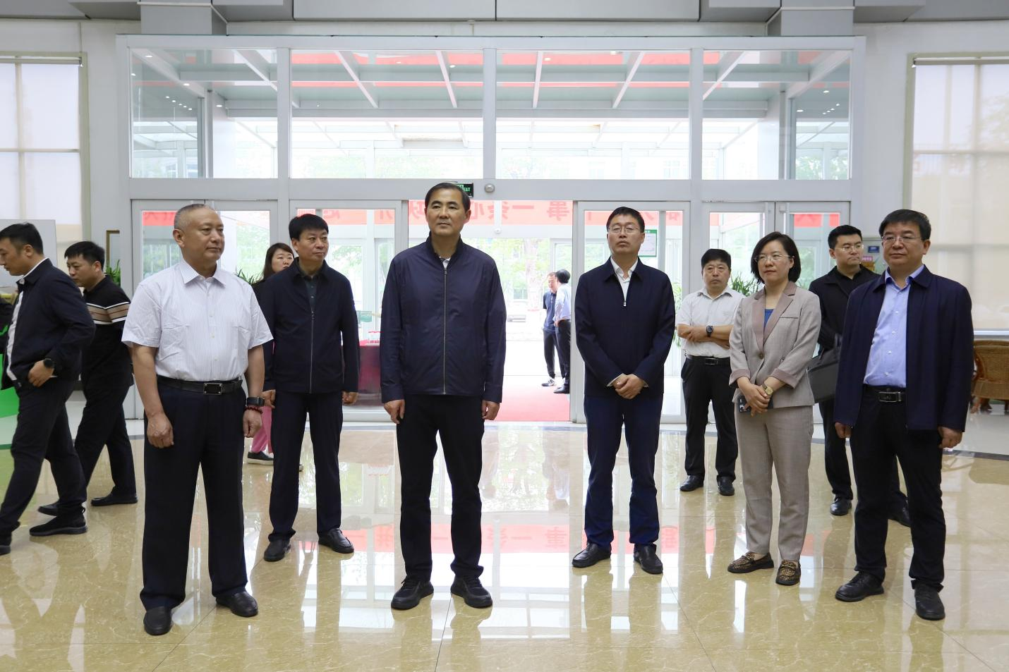 佳木斯市政府副市長(zhǎng)、佳木斯國(guó)家農(nóng)高區(qū)黨工委書(shū)記王繼武一行來(lái)山東三星集團(tuán)調(diào)研