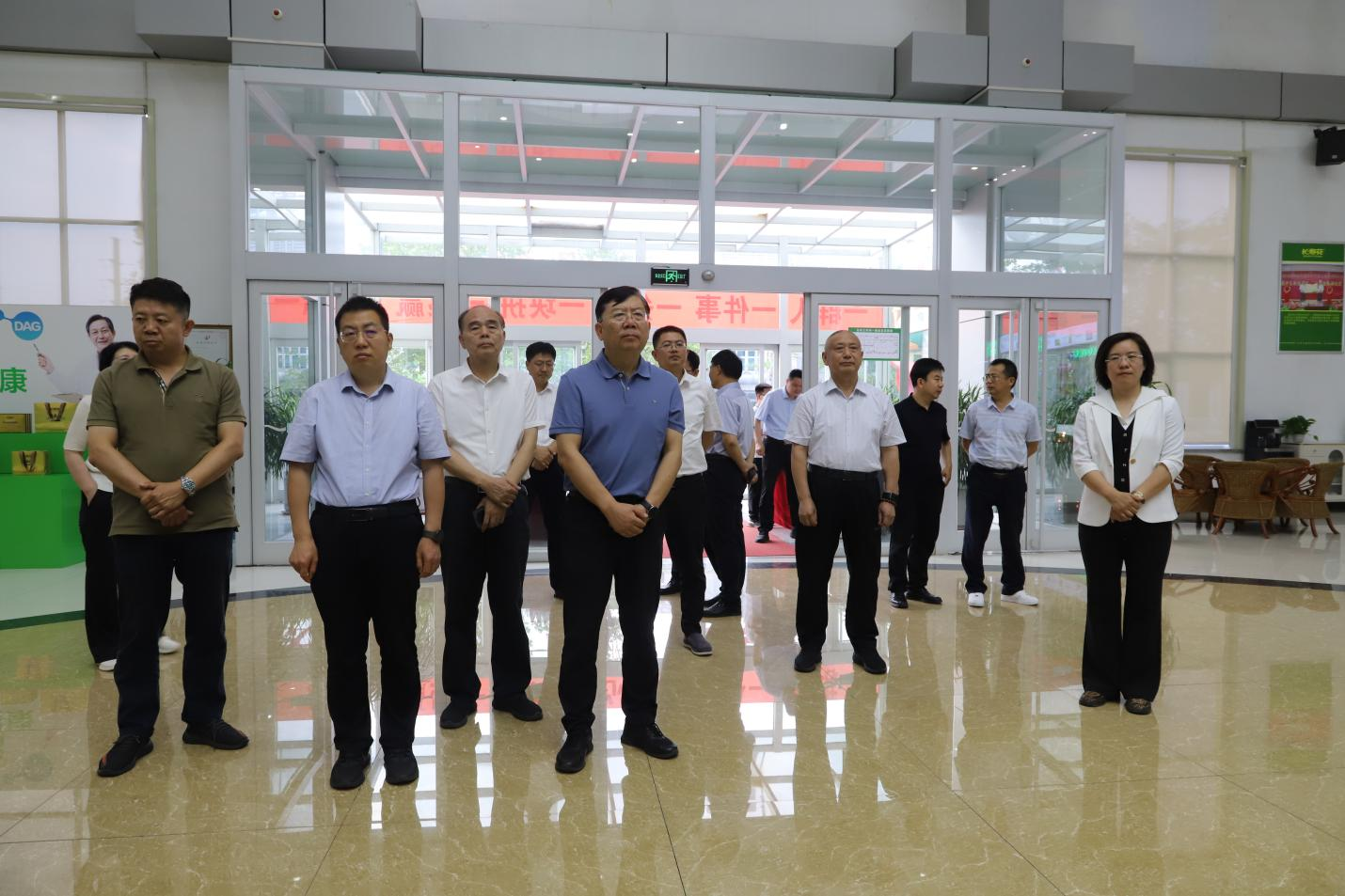 河南省政府參事、省政府原秘書長劉世偉一行來山東三星集團調(diào)研