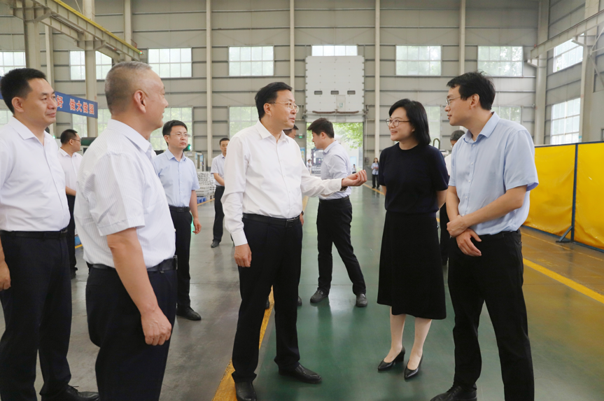 鄒平市委副書記、市長張謙來山東三星集團(tuán)調(diào)研