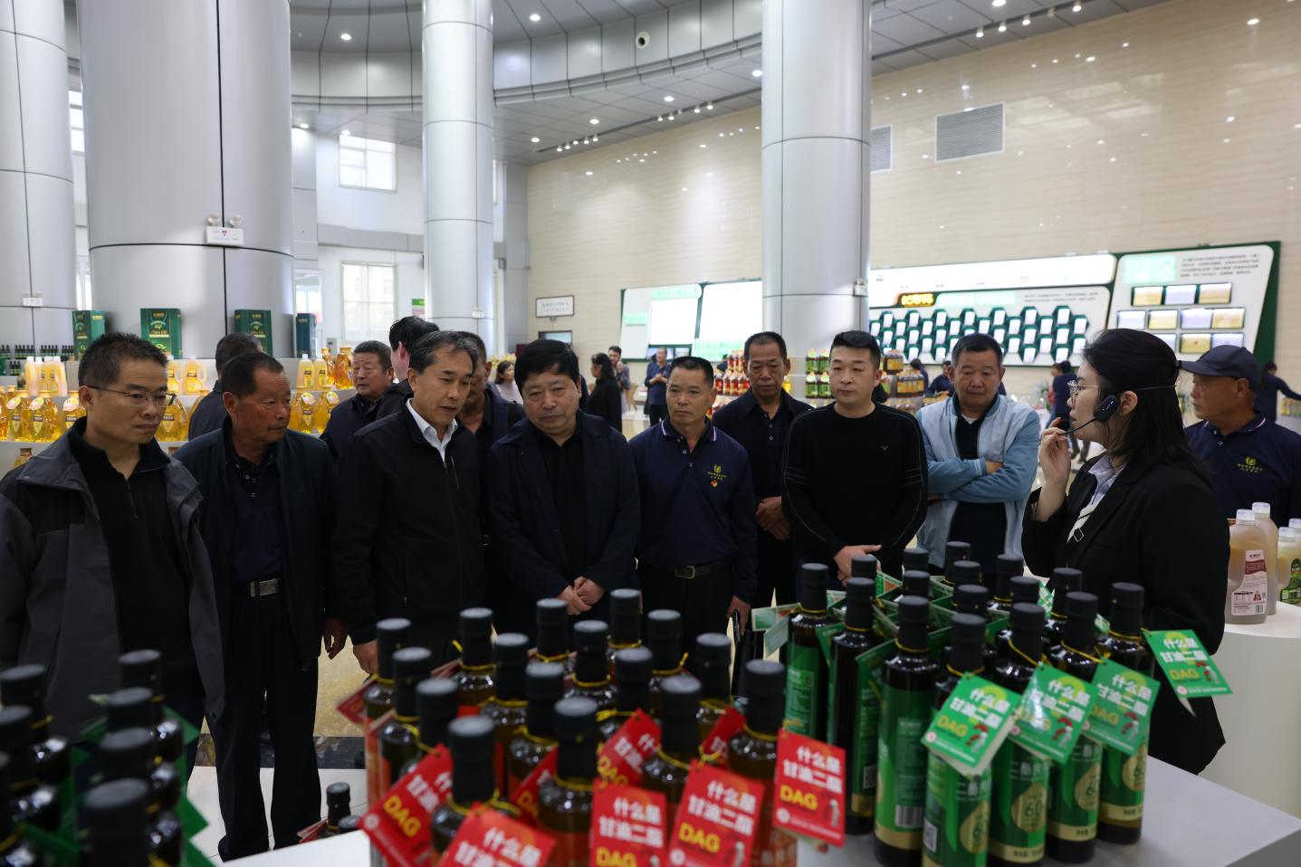 濰坊市濰城區(qū)2024年高素質農(nóng)民培育糧油單產(chǎn)提升專題班來山東三星集團學習考察