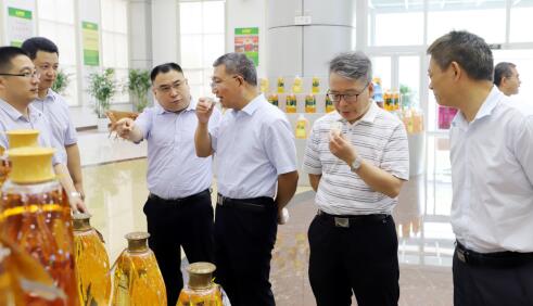 中國糧食經(jīng)濟雜志社社長、主編李福君來山東三星集團調(diào)研